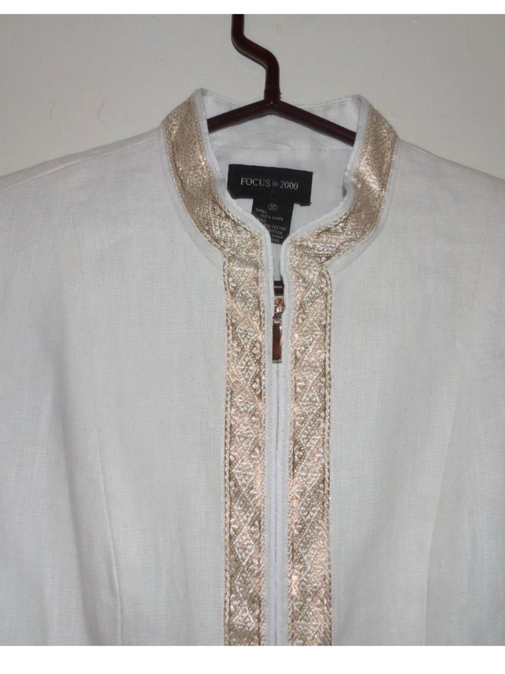 FOCUS 2000 Off-White Jacket with Gold-Tone Trim